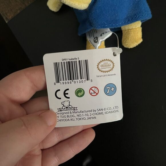 NWT Animal Crossing Isabelle Nintendo Plushie - Picture 5 of 5